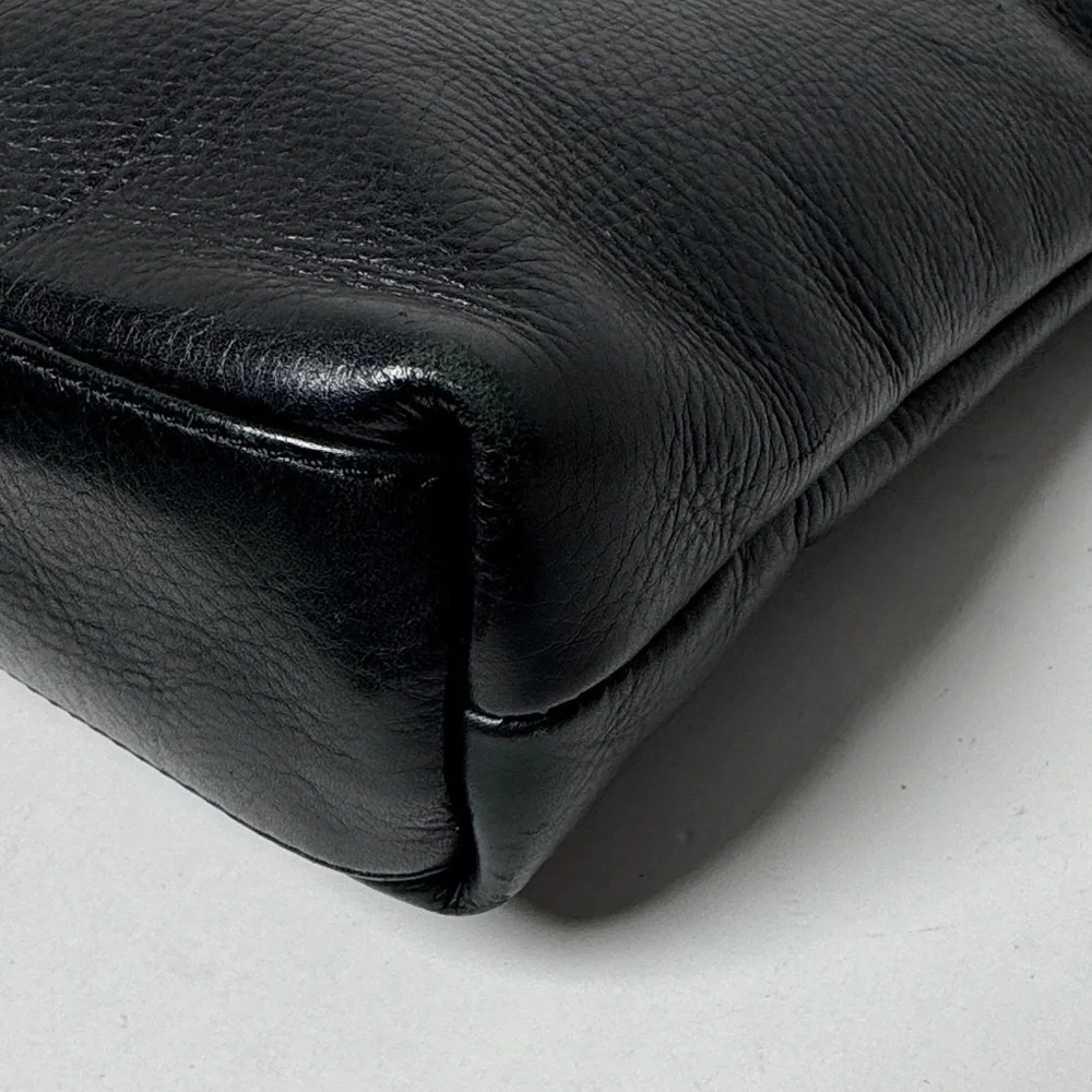 TANO Vintage 90s Minimal Sleek Black Pebble Leather Adjustable Crossbody Bag - Picture 9 of 16